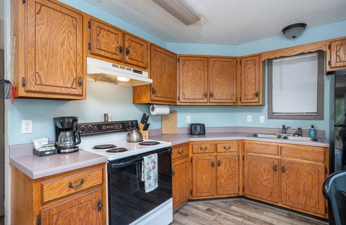 Hardy Cabin | Kayaks-Lakefront Home - Kiwanie Lodge West