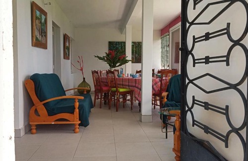 Saint-Claude Villa | Kaz A Zette - vue mer et montagne