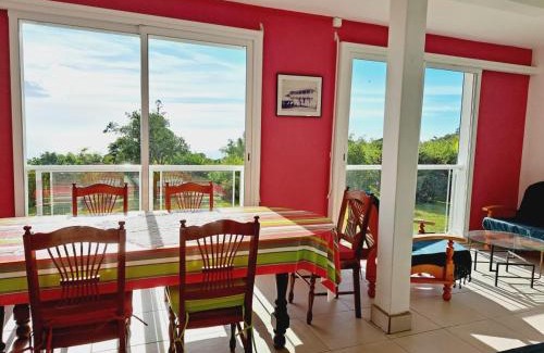 Saint-Claude Villa | Kaz A Zette - vue mer et montagne