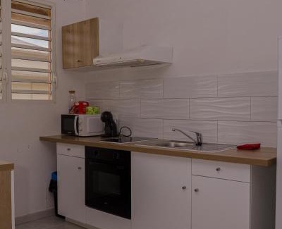 Cayenne Apartment | Kaz'horizon climatisé Montabo plages resto et wifi