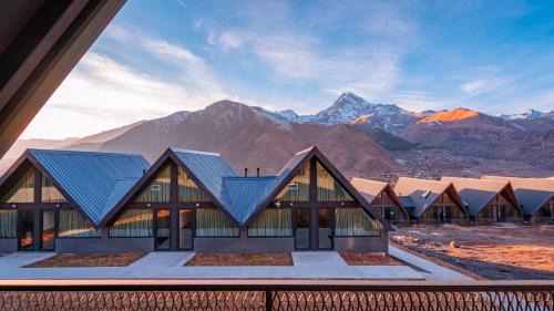 Stepantsminda Hotel | Kazbegi View Cottages