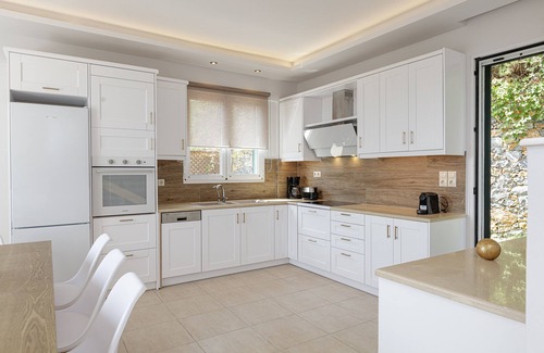 Agia Triada Villa | Keano Villa, with Pool & BBQ, Ping Pong, Playground