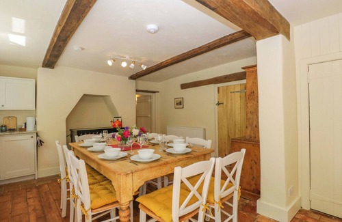 Devizes House | KEEPERS COTTAGE, pet friendly, character holiday cottage in Devizes