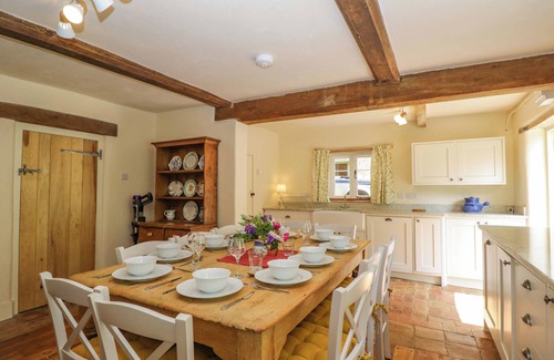 Devizes House | KEEPERS COTTAGE, pet friendly, character holiday cottage in Devizes