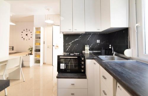 Thessaloniki Apartment | Kellys Μαγική Αυλή