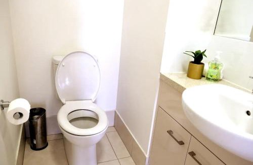Kellyville House | Kellyvile Delight 5BrHouseParkingShopping Center