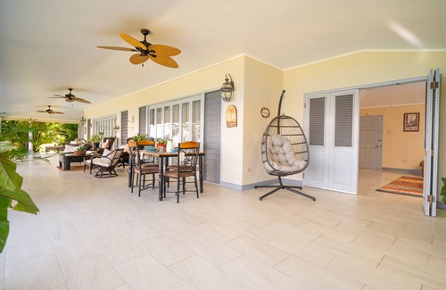 Duncans Villa | Kelso Grande - 3 Bedrooms Luxury Villa.