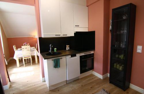 Maenttae-Vilppula Apartment | Keltaisen Kartanon Roosa