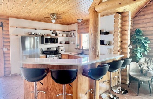McCammon House | Kemosabe Reunion Getaway | Hot Tub, Sauna, Nature