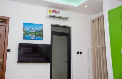Oyarifa House | Kenest Villa - 3 Master-Bedrooms
