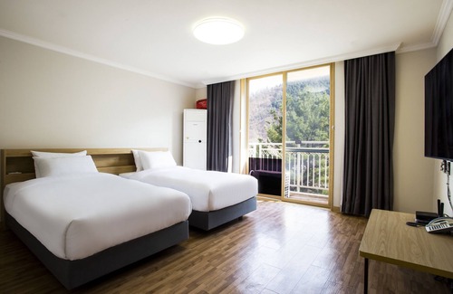 Deokhyeon Resort | Kensington Resort Gapyeong