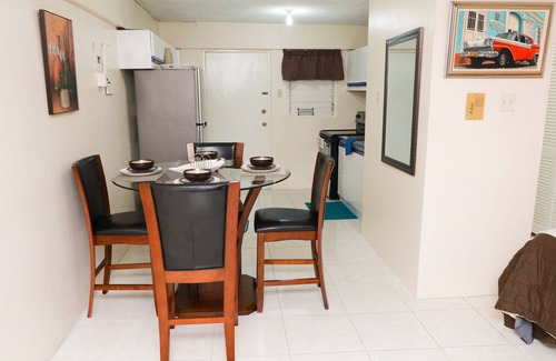 Eden Gardens Apartment | Kensington Suite 212