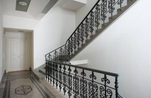 Prague 2 Apartment | Kent Ridge Loft (Lublanska)