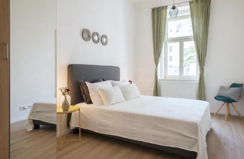 Prague 2 Apartment | Kent Ridge Loft (Lublanska)