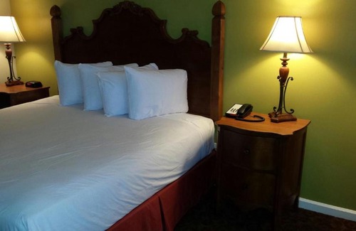 Gilbertsville Hotel | Kentucky Lake Inn