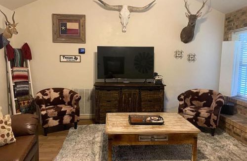 Kerrville House | Kerrville Hidden Gem with Firepit and Grill - Great Location