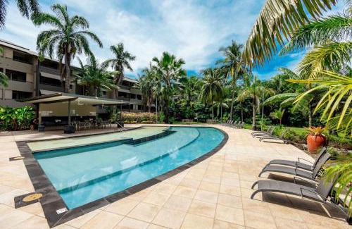 Kewarra Beach Apartment | Kewarra Beach Coastal Retreat 2BR Apt with Pool and BBQ