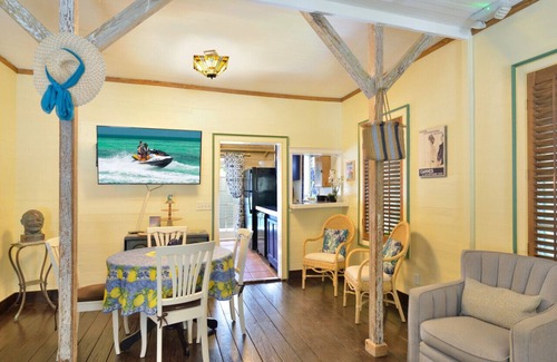 Uptown - Upper Duval House | Key West Caribbean Cottage - On Duval St w Private Pool