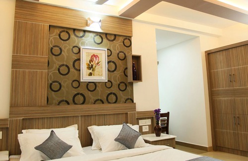 Thodupuzha Hotel | Kgees Noah Ark