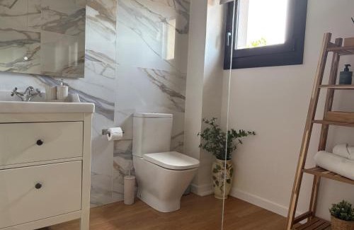 Lezama House | KH Lezama Suites, Breakfast & Laundry LBI00530