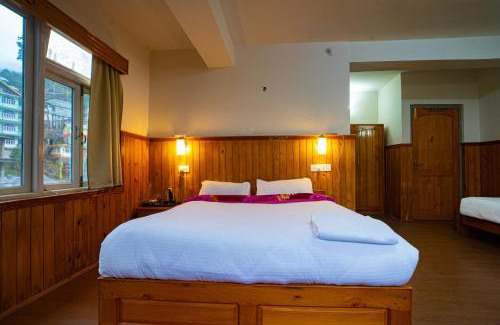 Lachen Hotel | KhenKhim Regency, Lachen all meals included