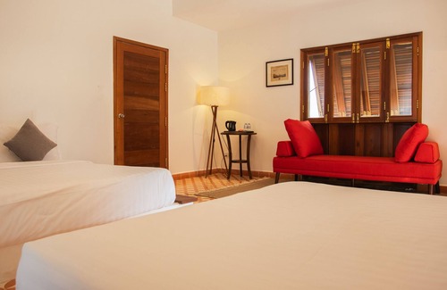 Kampot Hotel | Khla Lodge Quad Family room - Pool View