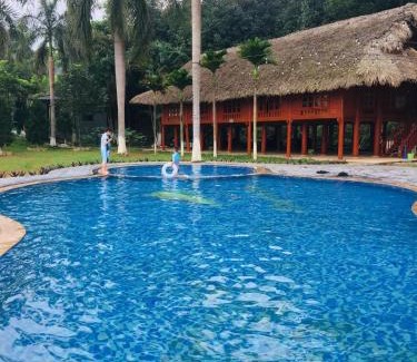 Yen Binh House | Khu nghỉ dưỡng Làng An Bình