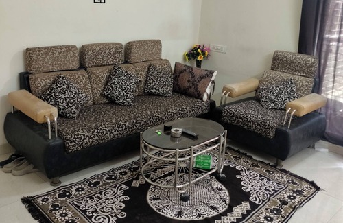 Kurla Apartment | Kickback and relax in this calm and peaceful place 5 min to pheonix mall