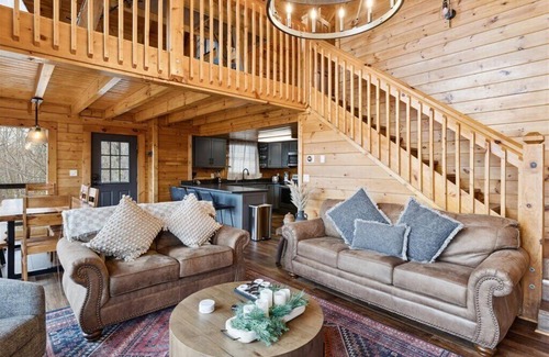 Gatlinburg - Pigeon Forge Cabin | Kid-Friendly Cabin w/a View
