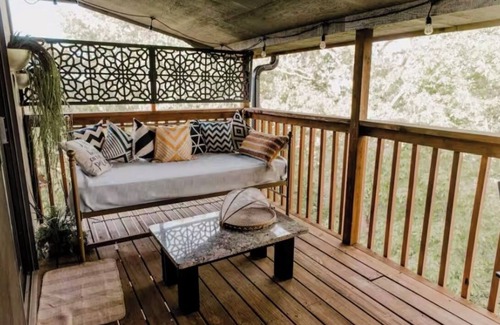 Branson West Condo | Kid-Friendly Porches Perfect 2-bedroom condo with AC in Branson West