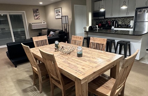 Killington Condo | Killington Condo on Access Road Nicely Renovated Sleeps 6 Very Clean and Chic.