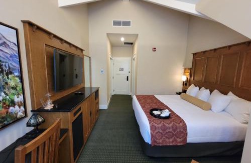 Waterton Park Hotel | Kilmorey Lodge