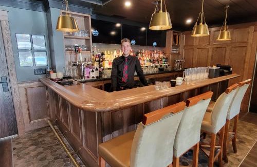 Waterton Park Hotel | Kilmorey Lodge