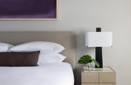 Elizabeth Hotel | Kimpton Claret Hotel by IHG