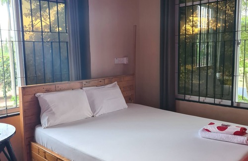 Kigamboni Hotel | Kimyakimya Pub & lodge