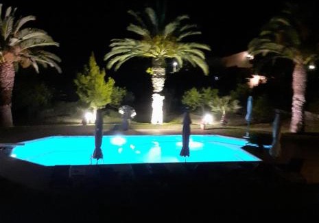 Bralos House | Kinetious Nisous Stylish Apt, Pool, near the Beach