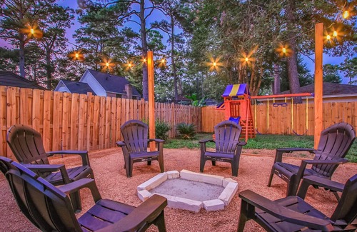 Klein House | King Beds Game Lounge Fire Pit Movie Under Stars