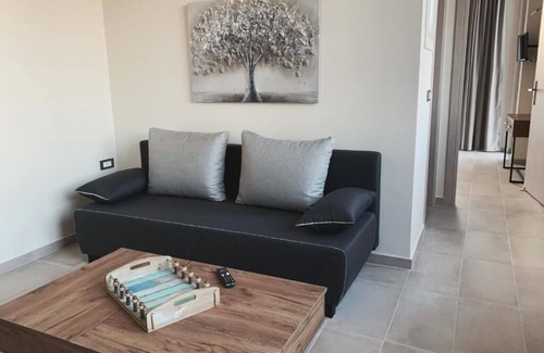 Marathokefala House | King Crimson Luxury Apartments