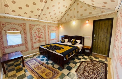 Jaisalmer Resort | King-of Desert Camp Sam Sand Dunes