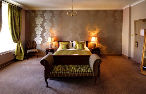 Wimborne Hotel | King's Head Hotel by Greene King Inns