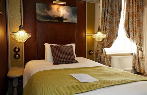 Wimborne Hotel | King's Head Hotel by Greene King Inns