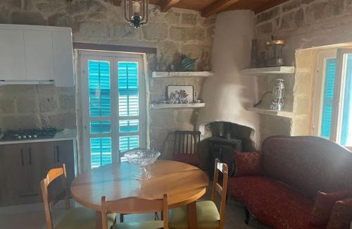 Cyprus House | King's Hill Traditional House