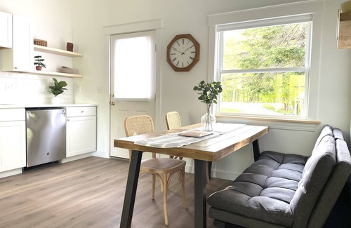 Topsham Apartment | King Size Sun Rise Midcoast Lovely Stay