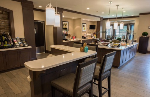 Newtonville Apartment | King Studio Near ALB, Downtown + UAlbany | Pool Access