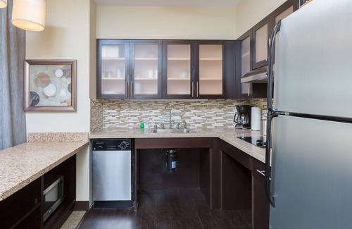 Fremont Apartment | King Suite Near Downtown | Breakfast + Pool Access!