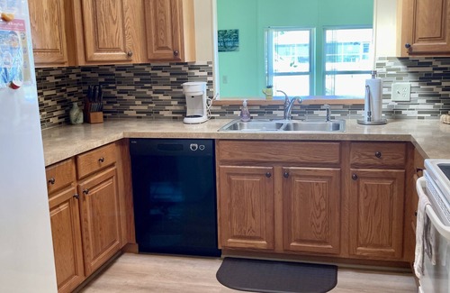 Charlotte Park House | Kingfish Waterfront Canal Retreat