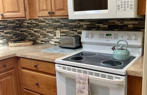 Charlotte Park House | Kingfish Waterfront Canal Retreat