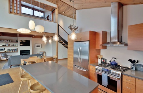 Maxwelton House | KINGFISHER BEACH HOUSE - West-facing waterfront - Perfect for World Cup 2026!
