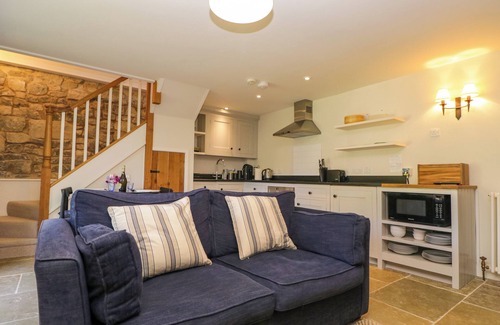 Broad Chalke Cottage | KINGS COTTAGE - NORTH, pet friendly, with open fire in Broad Chalke