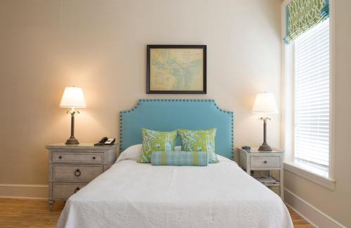 Charleston Historic District Bed & Breakfast | Kings Courtyard Inn